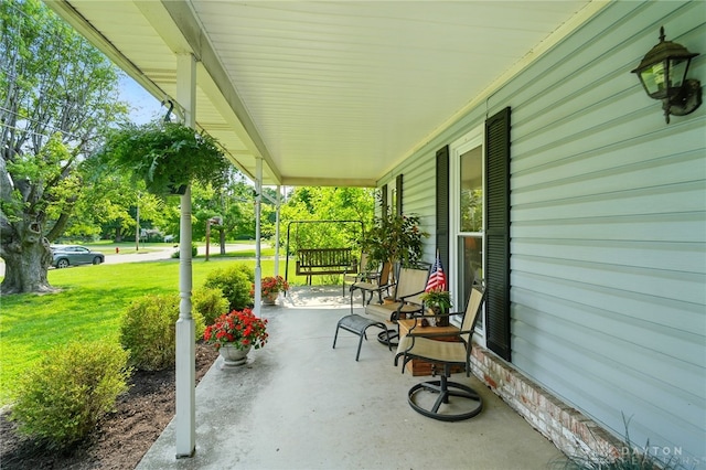6007 Valleybrook Dr, Middletown, OH 45044 - covered porch featuring a yard