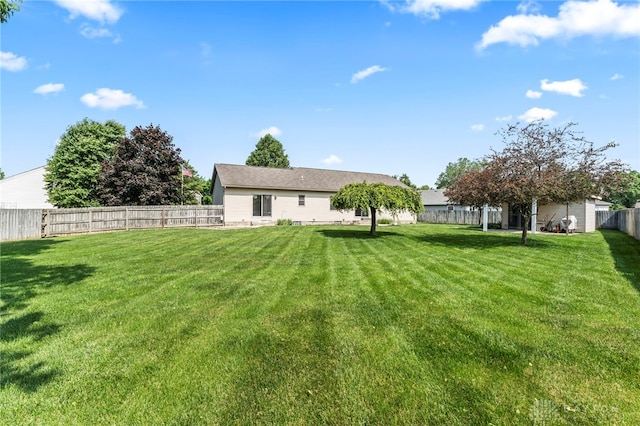 1410 Hunter Ct, Troy, OH 45373 - view of fenced backyard
