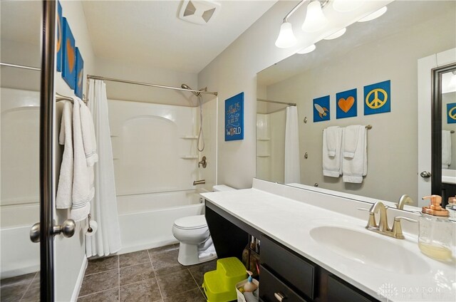 1596 Amberley Ct, Beavercreek Twp, OH 45385 - full bath with vanity, shower / bath combo, and toilet