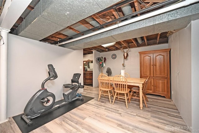 1064 Wilmington Ave, Dayton, OH 45420 - workout room featuring light wood-style floors