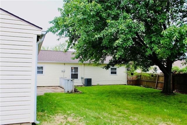 2589 Midvale St, Dayton, OH 45420 - view of yard with central AC