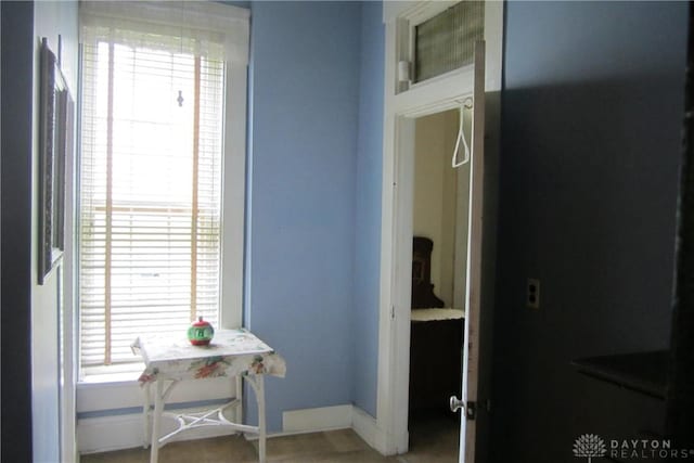 1600 Wayne Ave, Dayton, OH 45410 - hall featuring baseboards