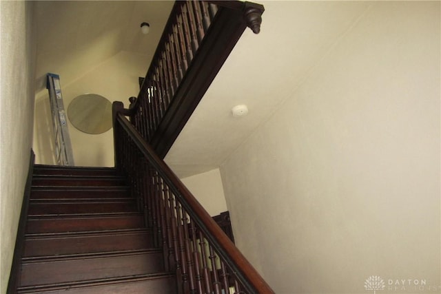 1600 Wayne Ave, Dayton, OH 45410 - view of staircase