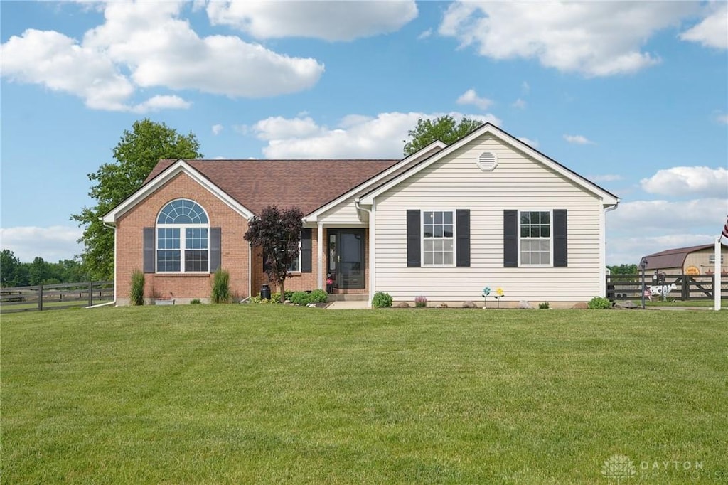 281 Mcjunkin Rd, Blanchester, OH 45107 - single story home featuring brick siding
