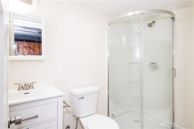 1208 Hale Ave, Dayton, OH 45419 - full bath featuring a shower stall, vanity, and toilet