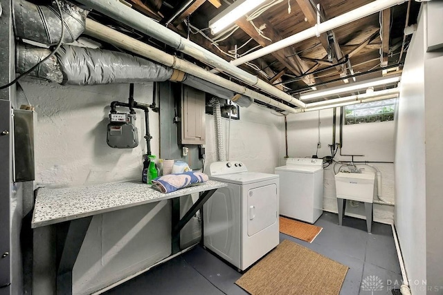 435 Marcia Ave, Hamilton, OH 45013 - laundry area featuring separate washer and dryer