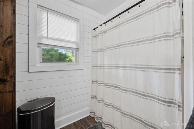 559 Stover Rd, West Alexandria, OH 45381 - full bath with wood finished floors and curtained shower