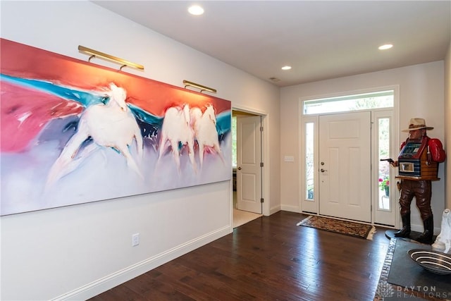 197 Harbour Dr, Springboro, OH 45066 - foyer entrance featuring wood finished floors, baseboards, and recessed lighting