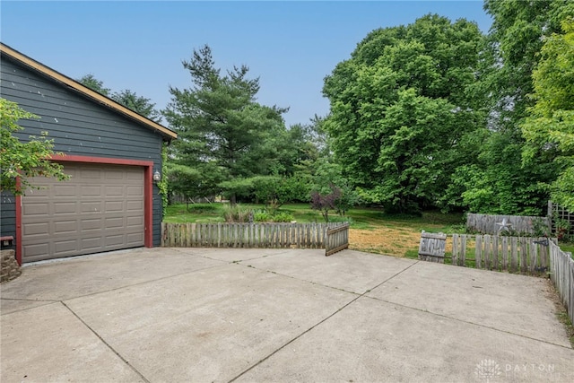 9891 Sugar St, Germantown, OH 45327 - garage featuring driveway