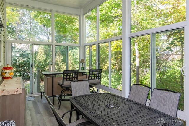 2082 Tamarack Ridge Ct, Beavercreek, OH 45431 - sunroom with outdoor dining space
