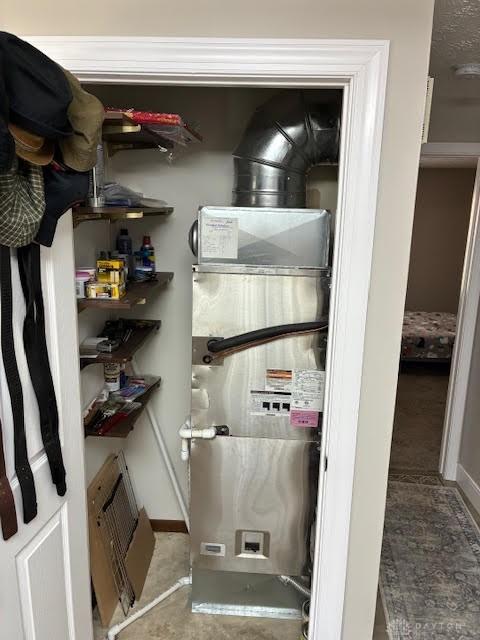 8722 Washington Colony Dr, Dayton, OH 45458 - utilities featuring water heater