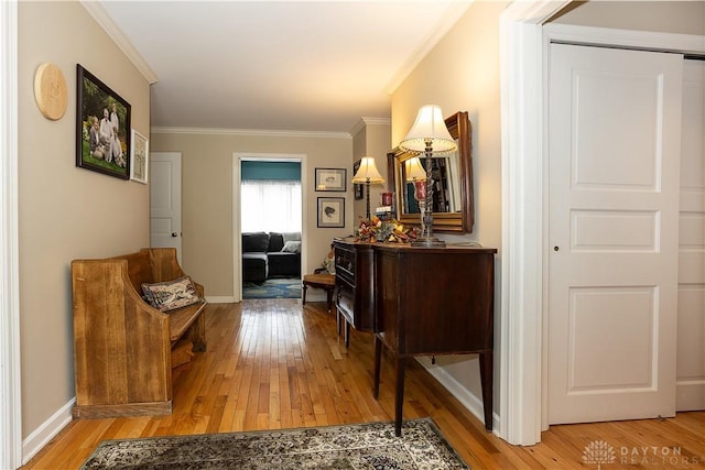 446 Lookout Rdg, Oakwood, OH 45419 - hall featuring ornamental molding, light wood finished floors, and baseboards
