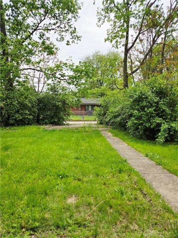40 Gordon Ave, Dayton, OH 45402 - view of green lawn