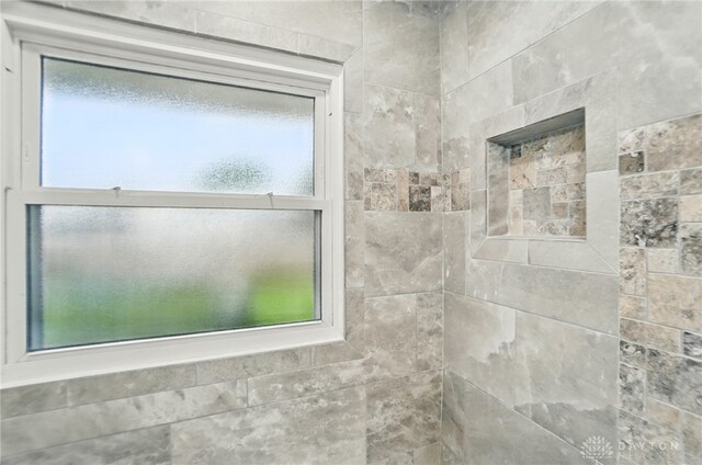 1725 Humphrey Ave, Dayton, OH 45410 - bathroom view of a tile shower