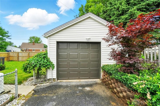 1725 Humphrey Ave, Dayton, OH 45410 - detached garage featuring asphalt driveway