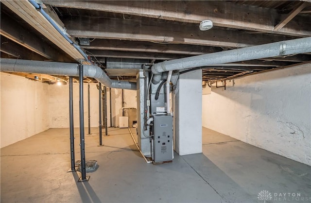 165 Mcreynolds St, Dayton, OH 45403 - unfinished basement featuring heating unit