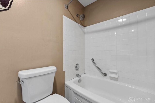 2378 E Rahn Rd, Kettering, OH 45440 - bathroom featuring toilet and bathtub / shower combination
