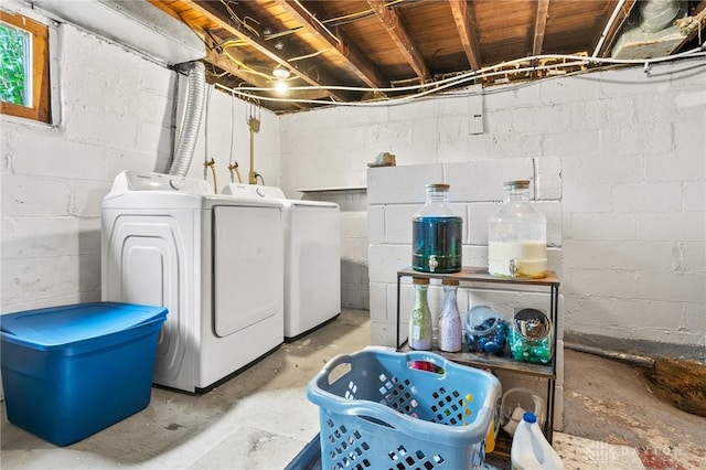 1707 Maiden Ln, Springfield, OH 45504 - below grade area featuring washing machine and dryer