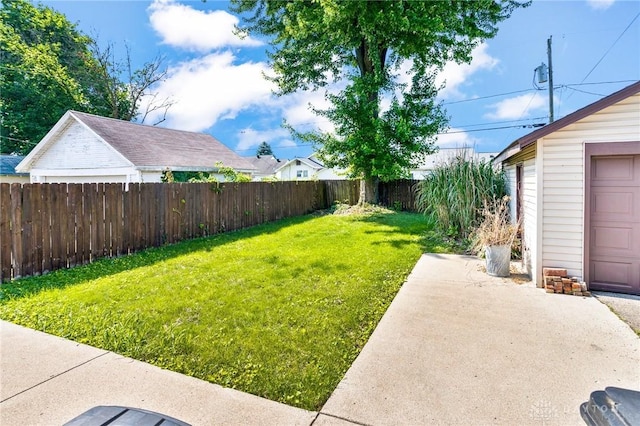 1707 Maiden Ln, Springfield, OH 45504 - fenced backyard with a patio area