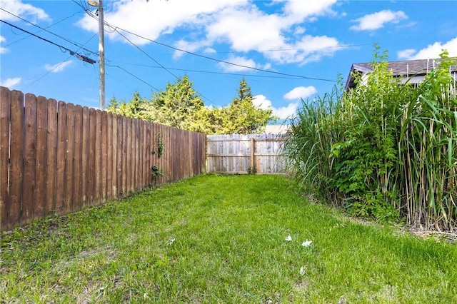1707 Maiden Ln, Springfield, OH 45504 - view of fenced backyard