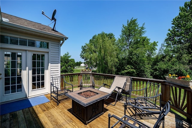 3334 Greycliff Trl, Franklin Twp, OH 45005 - deck with a fire pit