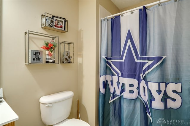 3334 Greycliff Trl, Franklin Twp, OH 45005 - full bathroom featuring vanity and curtained shower