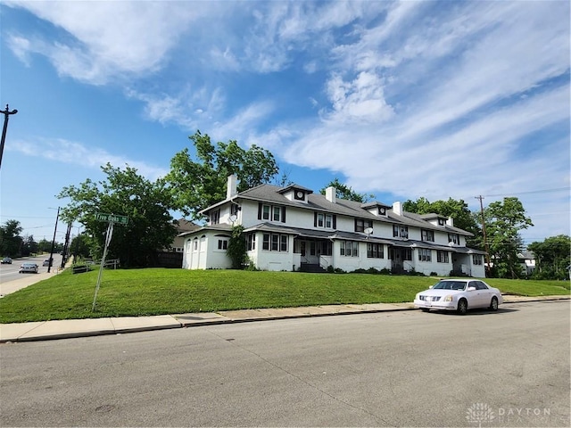 953 Five Oaks Ave Unit 943, Dayton, OH 45406 - view of property featuring a chimney and a front yard