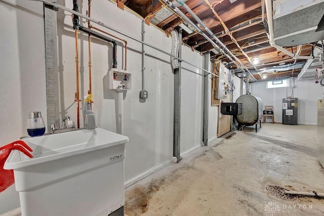 1210 Clovernook Dr, Hamilton, OH 45013 - below grade area featuring water heater and oil tank