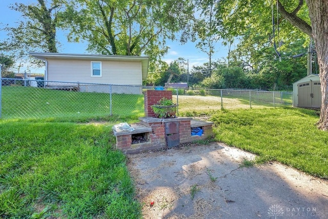 1210 Clovernook Dr, Hamilton, OH 45013 - fenced backyard with a storage shed