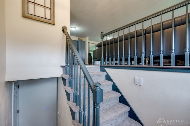 10452 S Union Rd, Miamisburg, OH 45342 - view of stairs