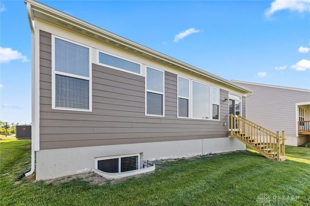 1796 Archerfield Pl, Miamisburg, OH 45342 - view of side of home with a yard and a central air condition unit