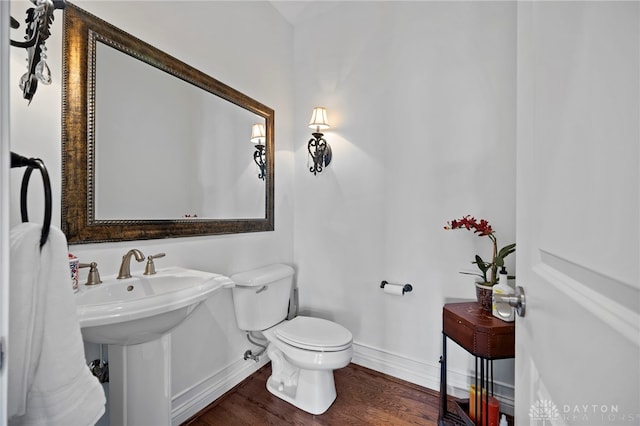 4738 Saddletop Ridge Ln, Mason, OH 45040 - bathroom featuring baseboards and wood finished floors