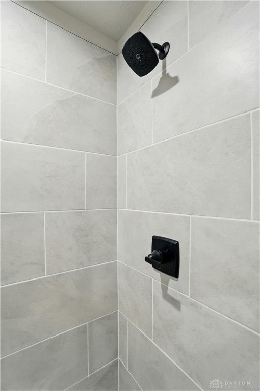 181 Cresting Rd, Fairborn, OH 45324 - bathroom view of a tile shower