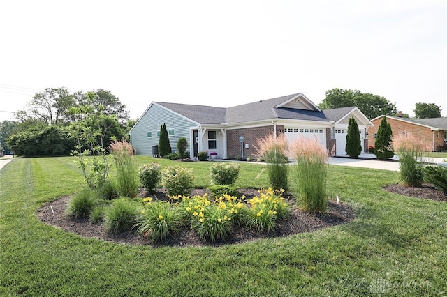 928 Southline Dr, Lebanon, OH 45036 - ranch-style house featuring an attached garage, a front lawn, and concrete driveway