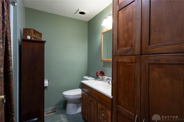 2823 Red Lion Ct, Centerville, OH 45440 - full bath featuring vanity and tile patterned flooring