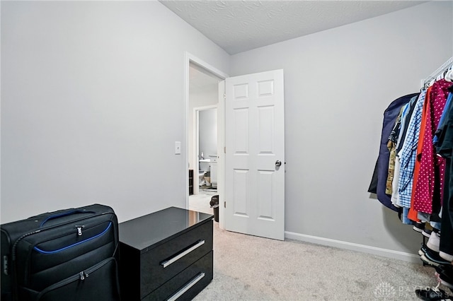 720 Diamond Loop, Middletown, OH 45044 - spacious closet featuring light carpet