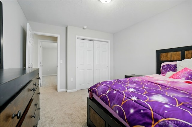 720 Diamond Loop, Middletown, OH 45044 - bedroom featuring light colored carpet and a closet