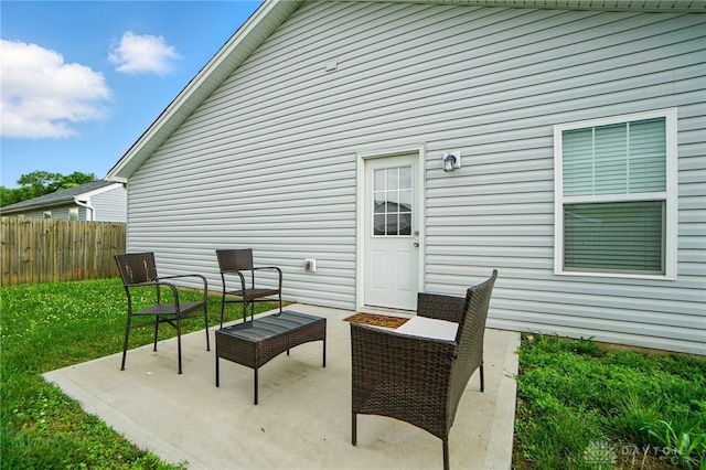 720 Diamond Loop, Middletown, OH 45044 - view of patio / terrace