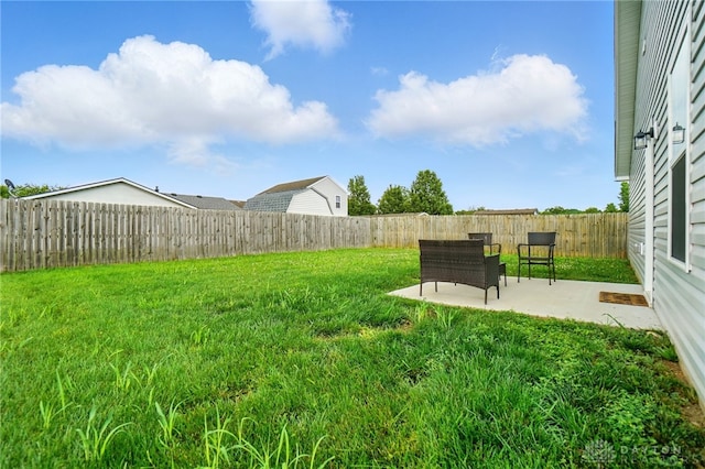 720 Diamond Loop, Middletown, OH 45044 - fenced backyard with a patio