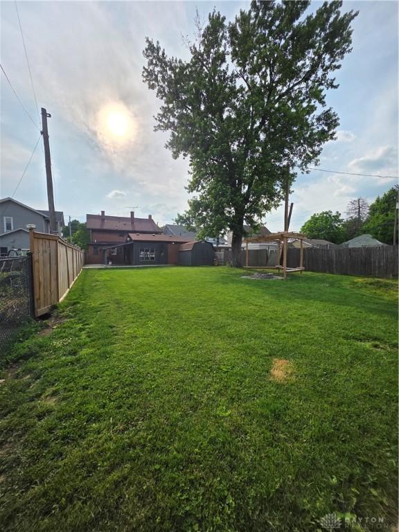 126 S Maple St, Eaton, OH 45320 - view of yard