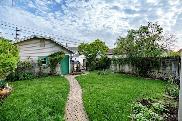 301 E Peach Orchard Ave, Oakwood, OH 45419 - view of fenced backyard