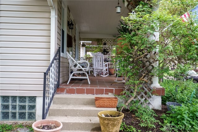 301 E Peach Orchard Ave, Oakwood, OH 45419 - view of porch