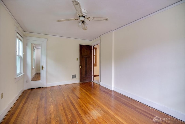 301 E Peach Orchard Ave, Oakwood, OH 45419 - unfurnished room featuring wood finished floors and a ceiling fan