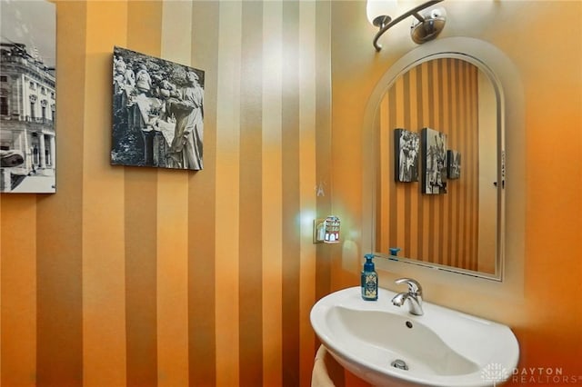 1106 Roger Scott Dr, Bellbrook, OH 45305 - bathroom with a sink and wallpapered walls