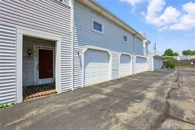 3127 Gracemore Ave, Kettering, OH 45420 - view of garage