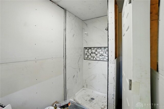 57 S Torrence St, Dayton, OH 45403 - bathroom featuring a shower stall