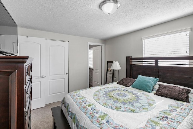 6814 Rushleigh Rd, Englewood, OH 45322 - carpeted bedroom featuring a textured ceiling