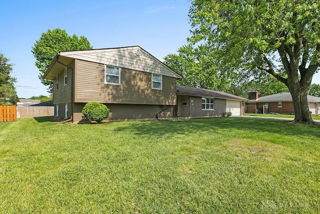 6814 Rushleigh Rd, Englewood, OH 45322 - back of property featuring a garage