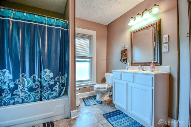 2457 Wilbraham Rd, Middletown, OH 45042 - bathroom featuring vanity, plenty of natural light, a textured ceiling, and shower / bath combination with curtain