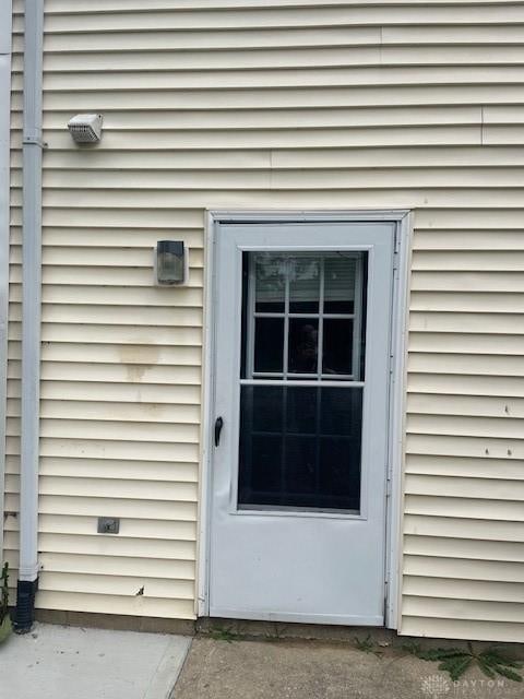 1608 Belvo Rd Unit 1602, Miamisburg, OH 45342 - property entrance